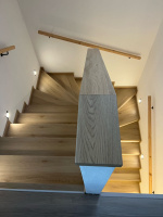 Bukoma schody z vinylu s bilou podstupnici Dub natur light